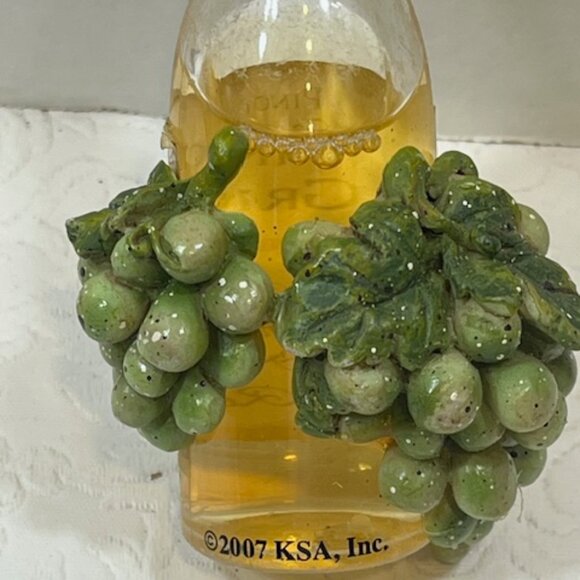 Pinot Grigio White Wine Bottle w/Green Grapes Hanging Plastic Ornament4"Tall - Picture 7 of 12
